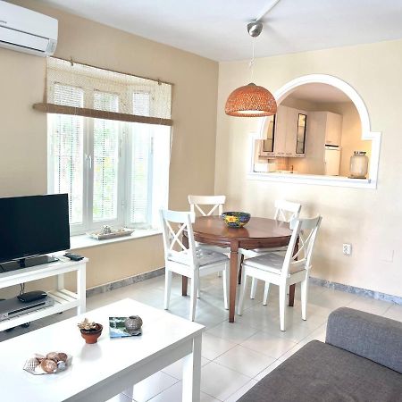 Fabulous Vacation In A 2 Bedroom Townhouse With 2 Terraces Overlooking The Sea, Suitable For 6 People 3 Swimming Pools Tennis And 200 Mts From The Sea El Faro Bagian luar foto