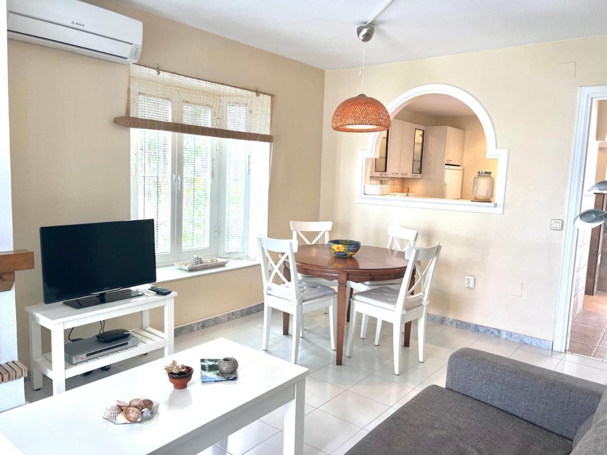 Fabulous Vacation In A 2 Bedroom Townhouse With 2 Terraces Overlooking The Sea, Suitable For 6 People 3 Swimming Pools Tennis And 200 Mts From The Sea El Faro Bagian luar foto