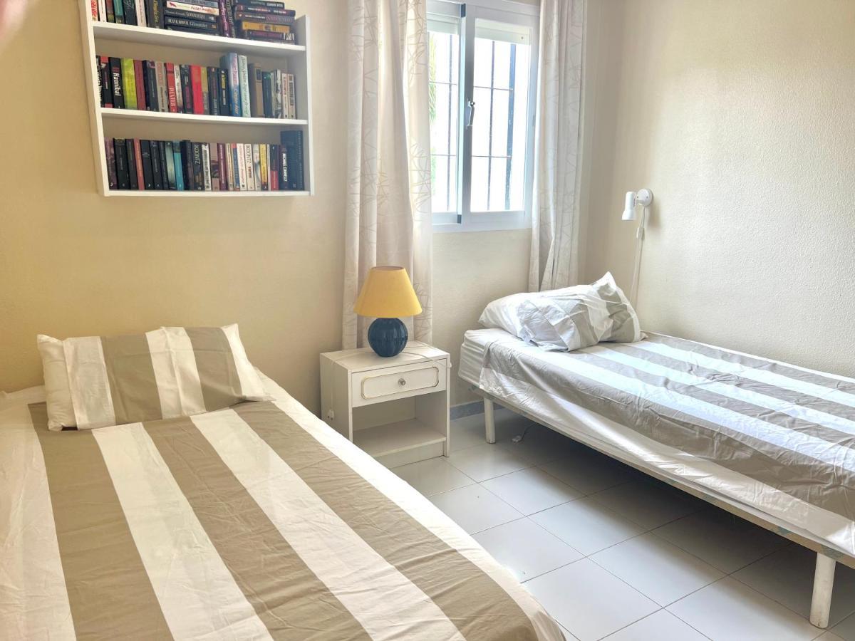 Fabulous Vacation In A 2 Bedroom Townhouse With 2 Terraces Overlooking The Sea, Suitable For 6 People 3 Swimming Pools Tennis And 200 Mts From The Sea El Faro Bagian luar foto