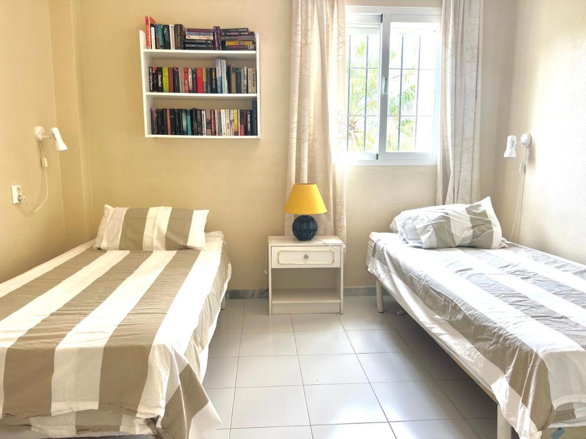 Fabulous Vacation In A 2 Bedroom Townhouse With 2 Terraces Overlooking The Sea, Suitable For 6 People 3 Swimming Pools Tennis And 200 Mts From The Sea El Faro Bagian luar foto